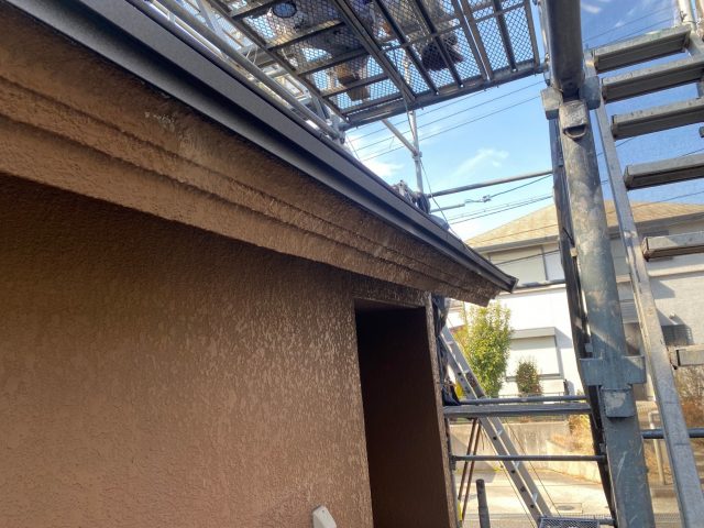 三木市で老朽化した雨樋の撤去